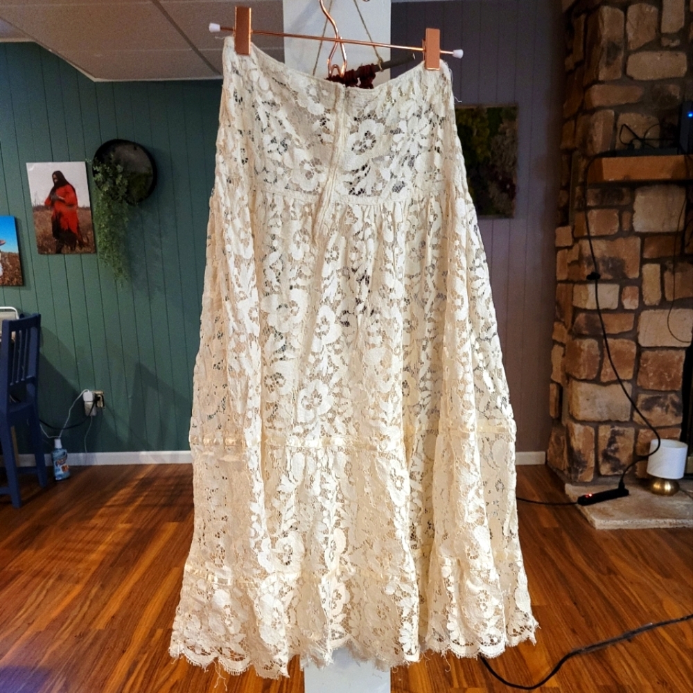 Rare vintage gunne sax lace skirt